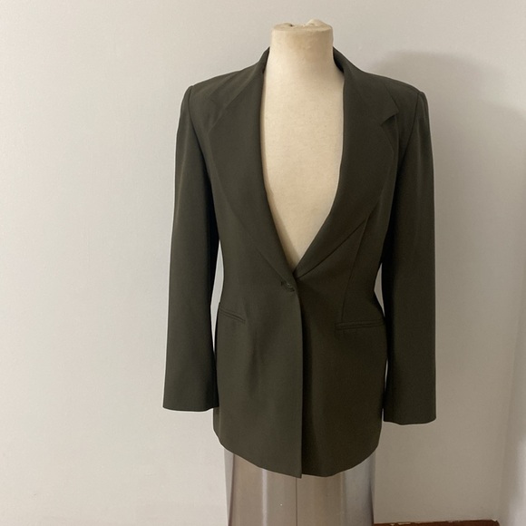 Beautiful Cache Greenish color Suit, Excellent Condition, absolutely no flaws, - Picture 2 of 16
